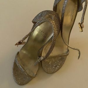 Stuart Weitzman Nudist Sandal Platium Noir Size 8